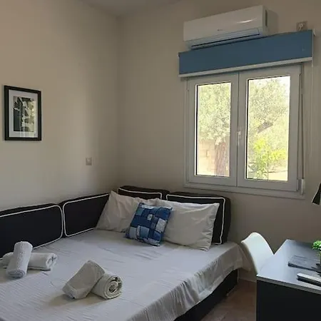 Lida's House Loutráki