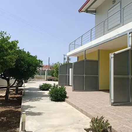 Lida's House Apartman Lutráki