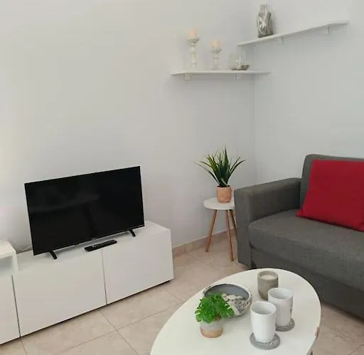 Lida's House 아파트 루트라키