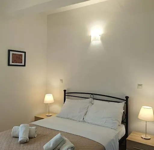 아파트 Lida's House 루트라키